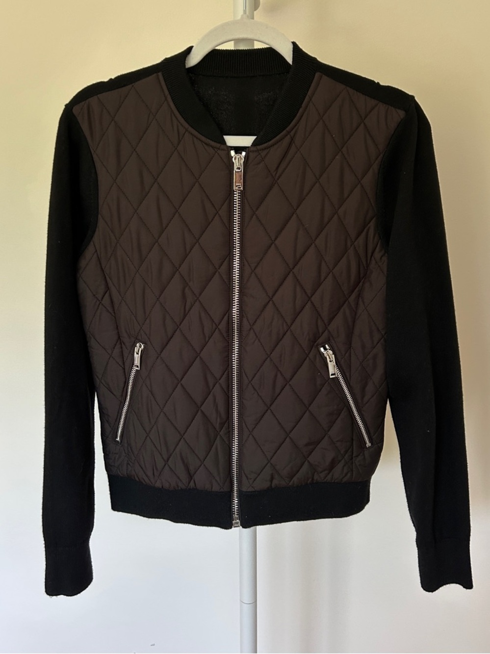 Reiss Quilted Front Bomber Jacket in Black.  Slight pilling on the sleeves.